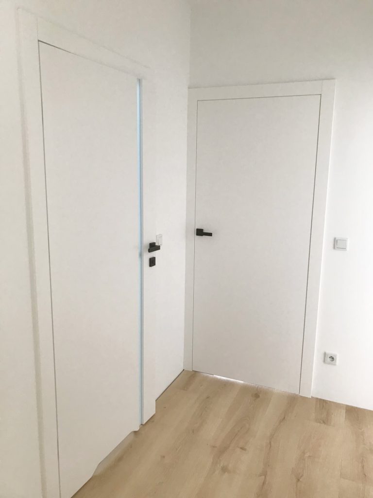 Drzwi bezprzylgowe łazienkowe z szybą mleczną - FHU Tokarczyk Kraków