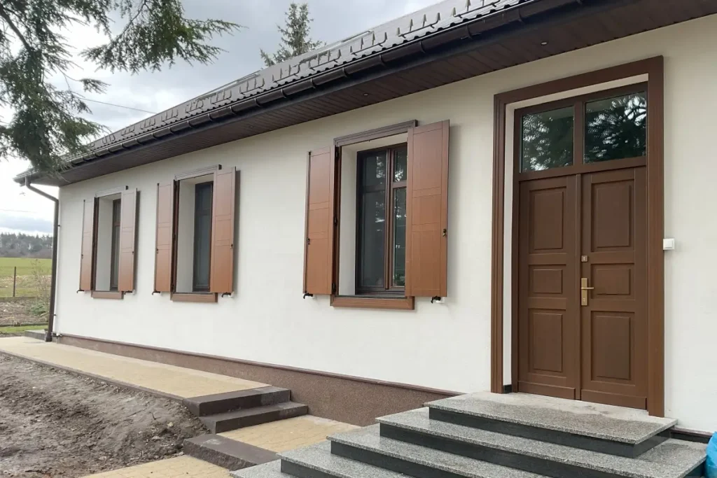 Drewniane drzwi zewnętrzne i okiennice meranti - FHU Tokarczyk Małopolska