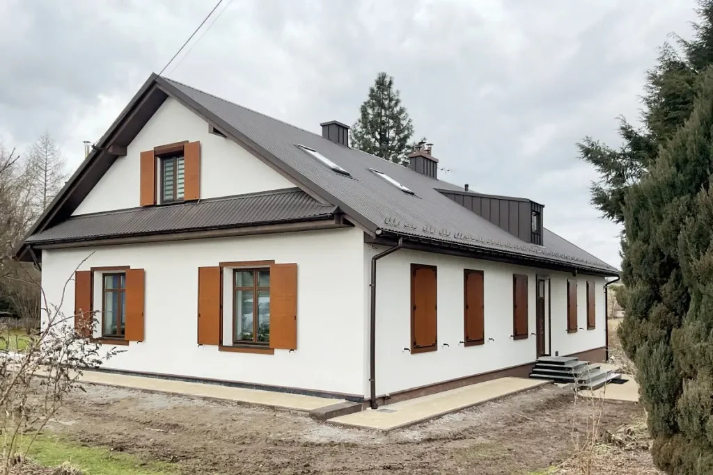 Drewniane okiennice meranti do budynku parterowego - FHU Tokarczyk Kraków