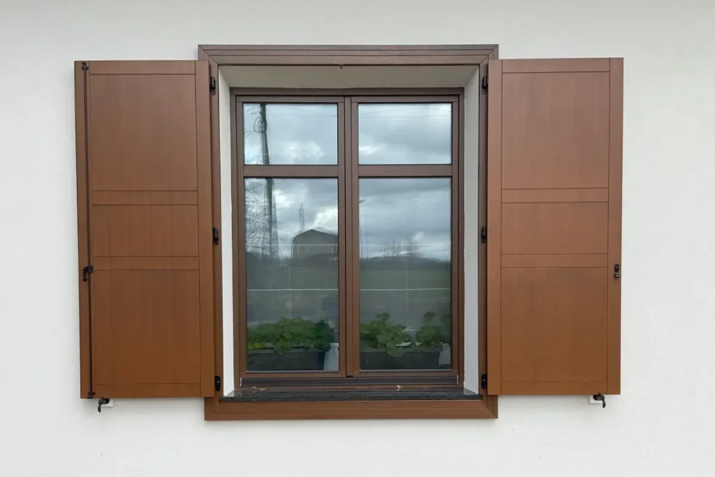 Drewniane okna i okiennice meranti - FHU Tokarczyk Kraków